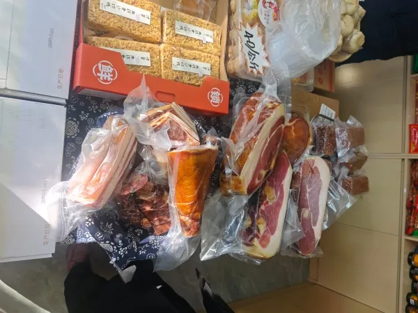 鲁甸十三乡特产集结昆明 昭穗助农为在昆昭通老乡添年味