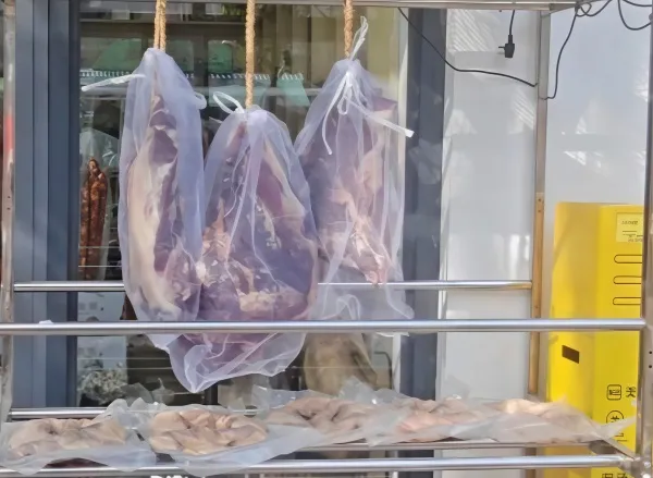 鲁甸十三乡特产集结昆明 昭穗助农为在昆昭通老乡添年味