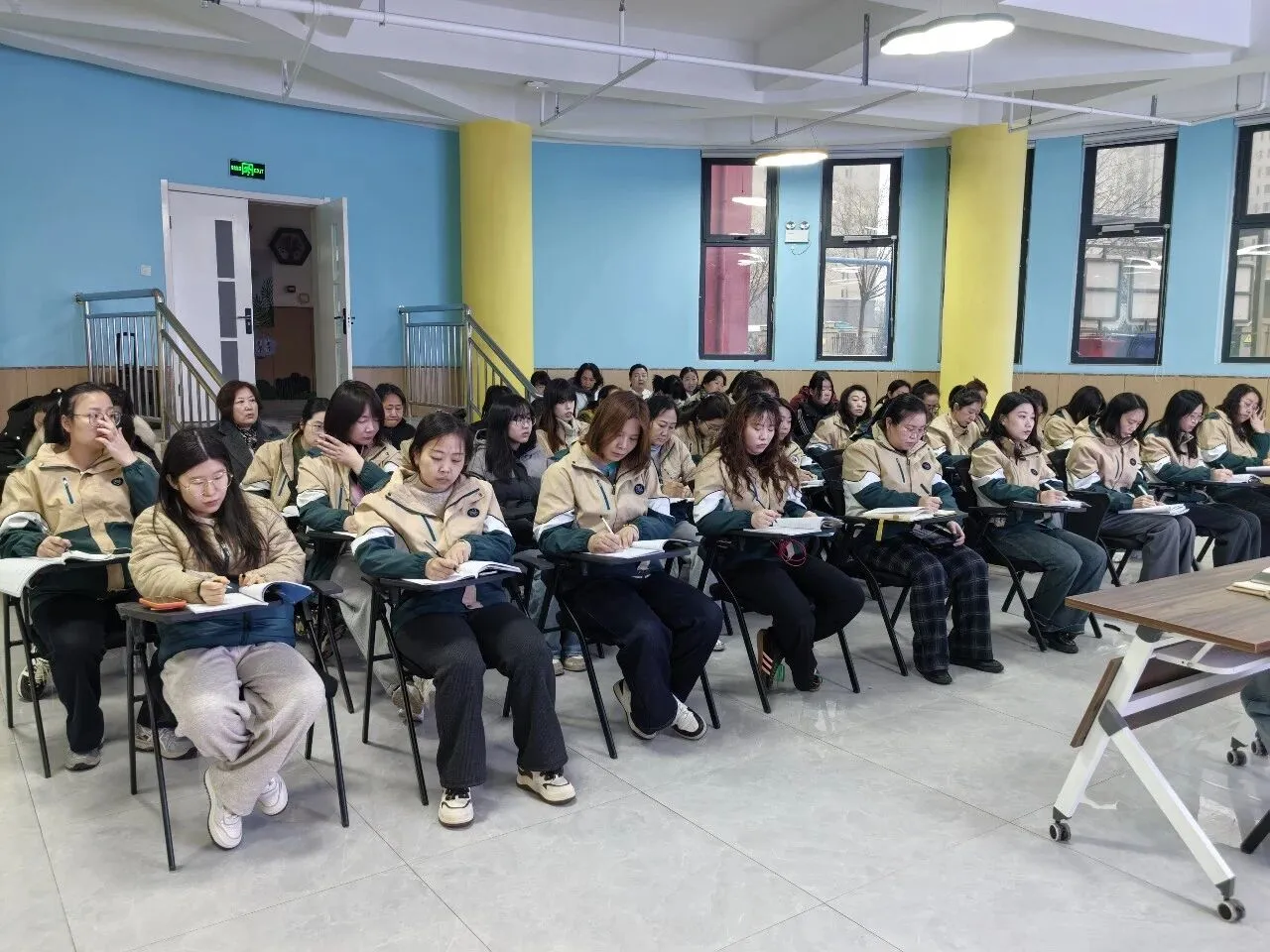 承育赋能聚力 精准备战起航 ——丛台区第四幼儿园2026年春季学期开学前全员培训