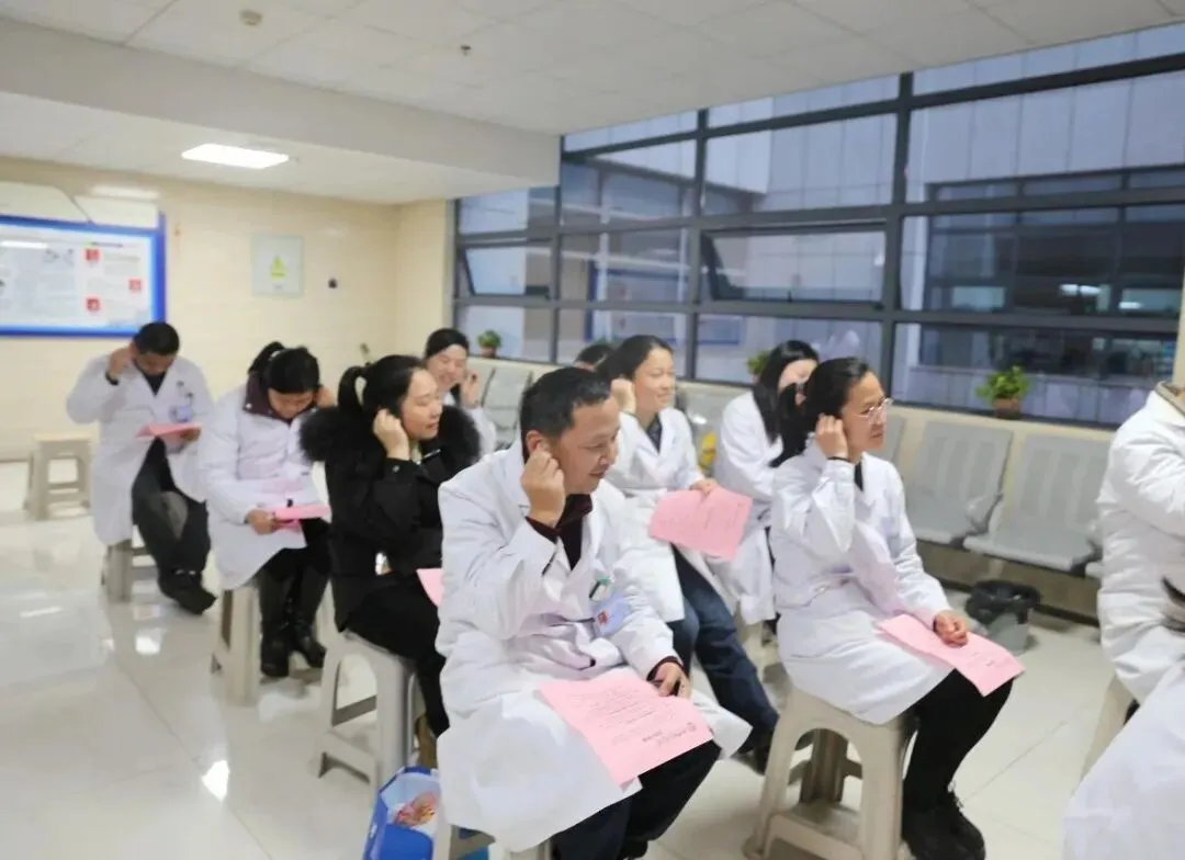 暖心护航 凝心聚力 ——我院医技科室职工心理健康沙龙圆满举办