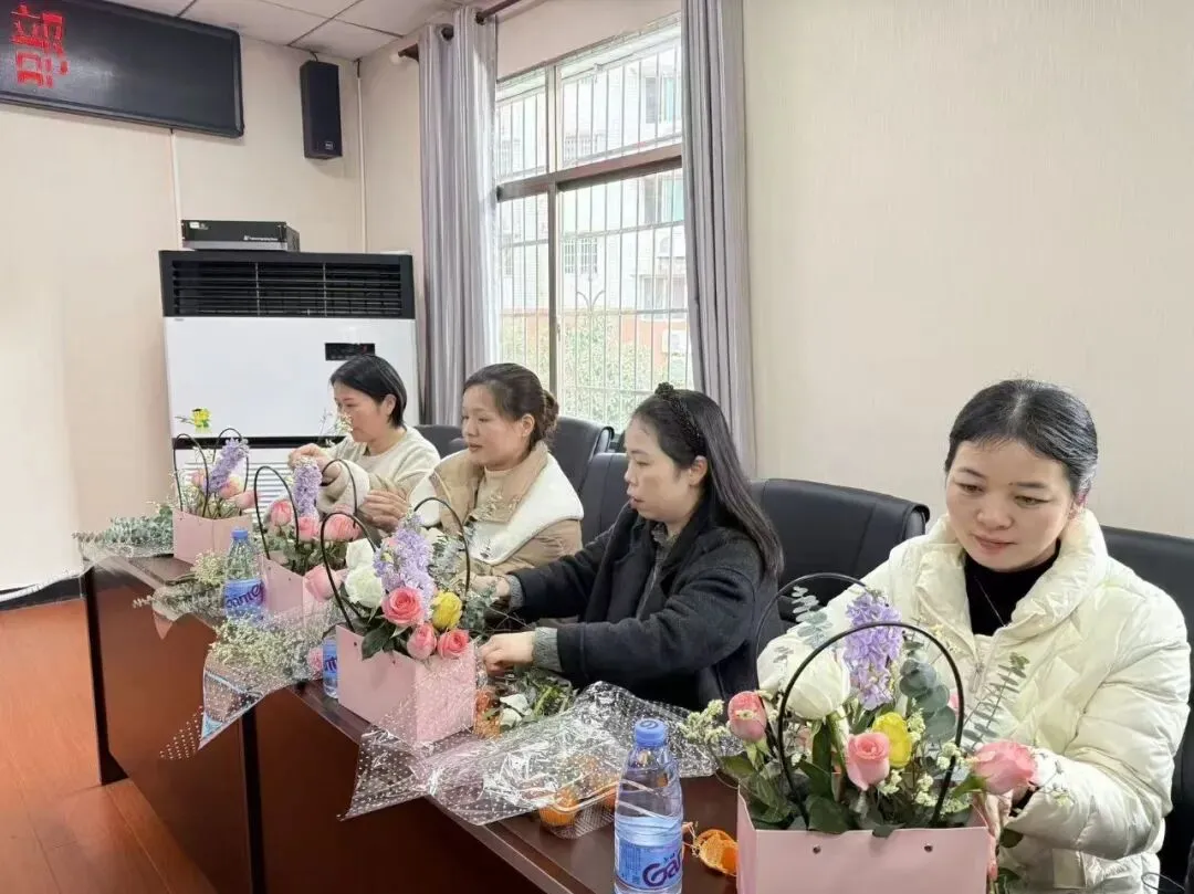 岁月不败 爱你老己 湘潭县人民医院三八节活动超有料!