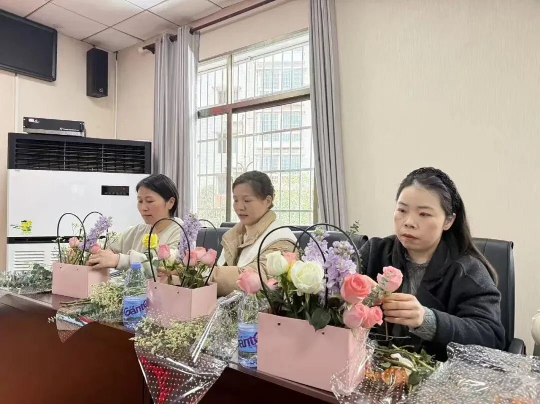 岁月不败 爱你老己 湘潭县人民医院三八节活动超有料!