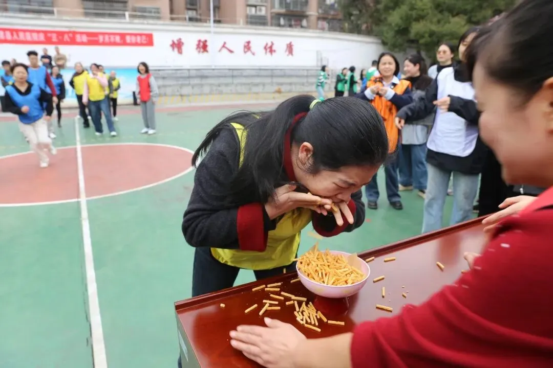岁月不败 爱你老己 湘潭县人民医院三八节活动超有料!
