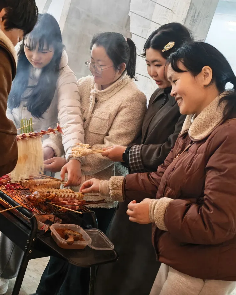 悦己·自成光芒——湘机中学举办庆祝“三八”国际劳动妇女节活动