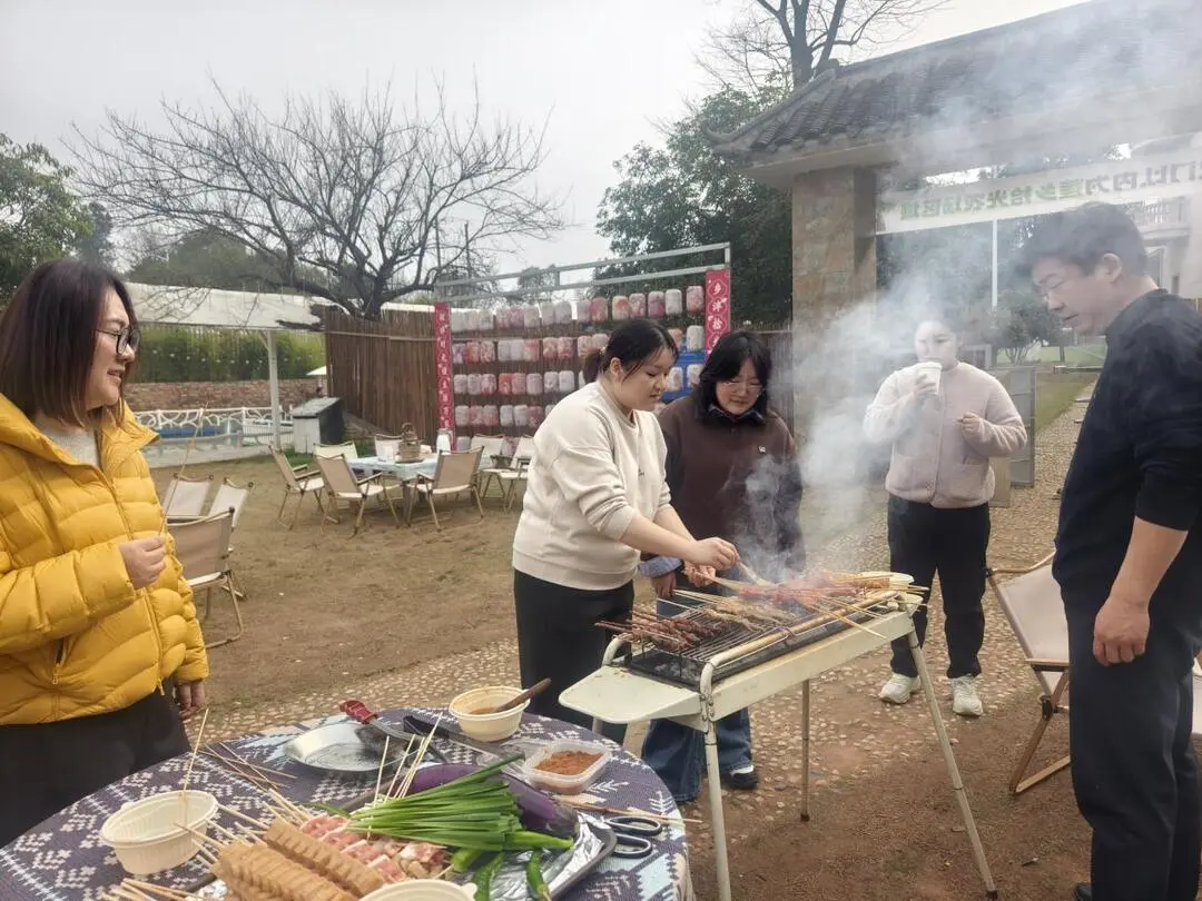 乡泮拾光·女神放松局:京湘供水开展庆祝“三八”妇女节主题团建活动