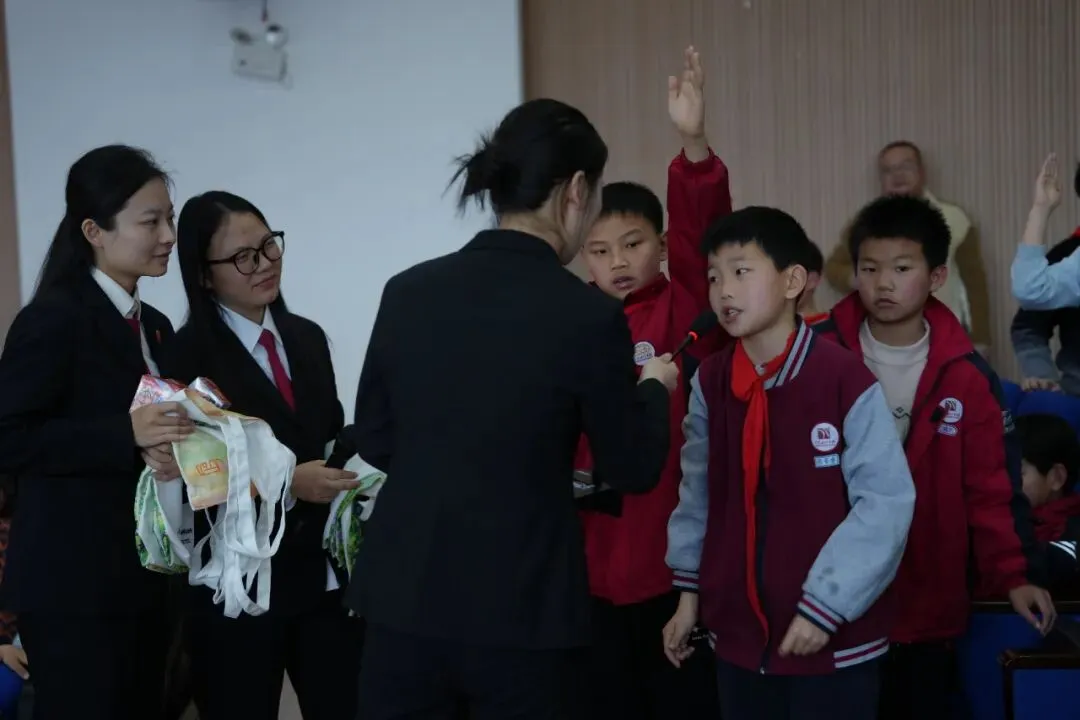 非遗火龙舞动莲乡,法治课堂开讲啦
