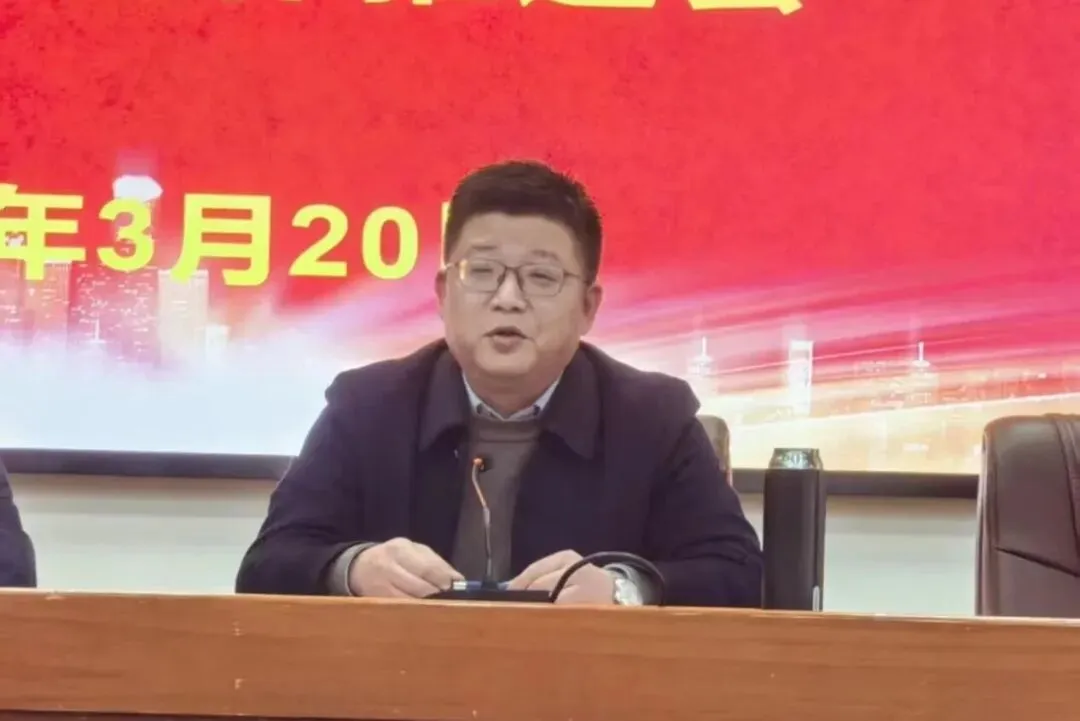精准施策凝合力,笃行实干备三考——湘潭市二中召开2026年“三考”备考工作推进会