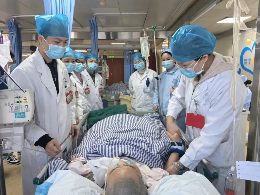 多学科攻坚:精准封堵“颅内炸弹”