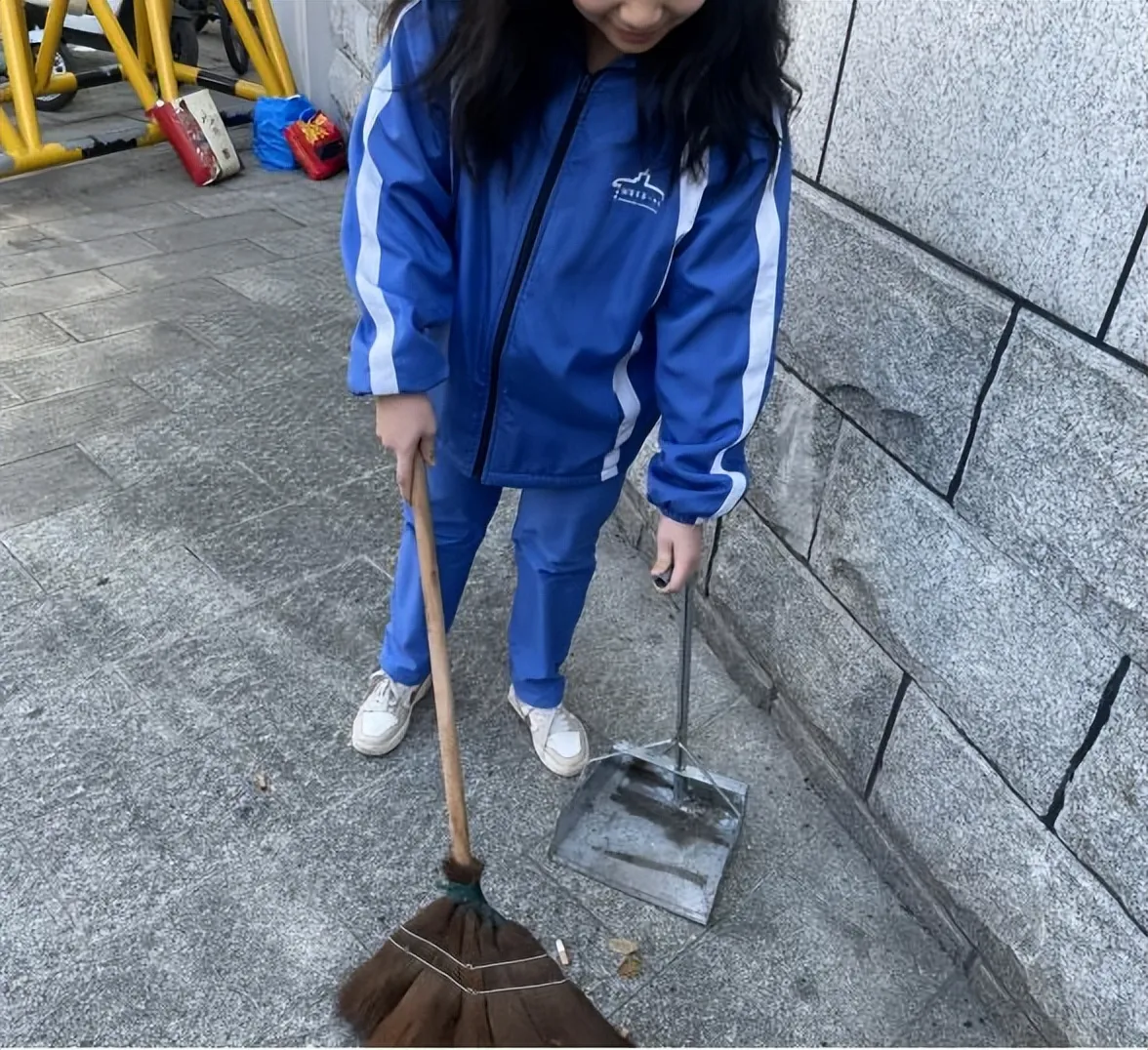 践行雷锋精神，书写青春担当——湘潭市第一中学雷锋特辑：2514班“学雷锋活动”总结