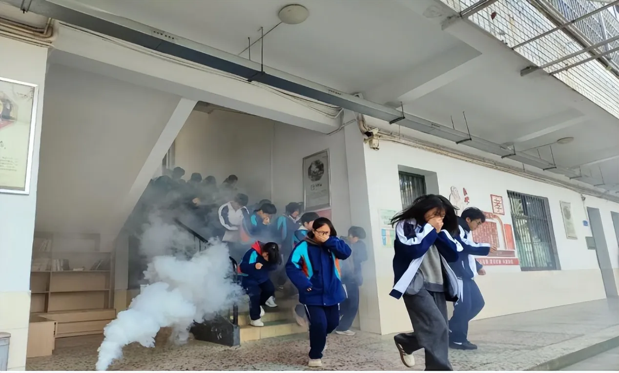 筑牢安全防线,守护平安校园 | 我校开展消防应急疏散演练