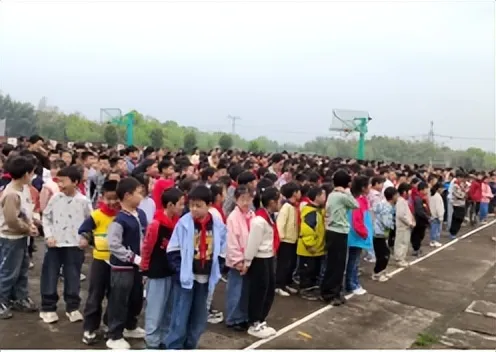 筑牢安全防线,守护生命之花——射埠镇中心小学开展防震减灾应急疏散演练