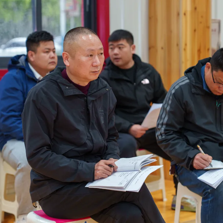 视导赋能明方向 深耕课堂提质效——县教研室莅临凤凰中学开展教学视导