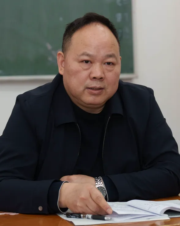 视导赋能明方向 深耕课堂提质效——县教研室莅临凤凰中学开展教学视导