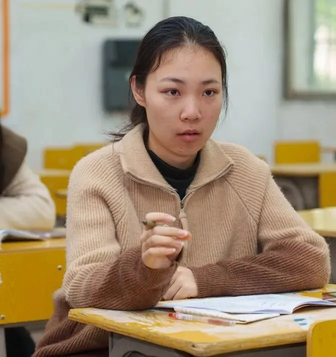 视导赋能明方向 深耕课堂提质效——县教研室莅临凤凰中学开展教学视导