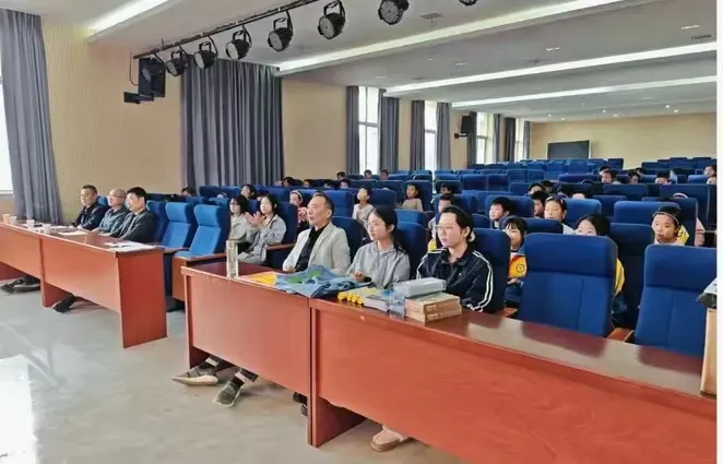 江西玉山县岩瑞小学举行讲红色文化故事比赛