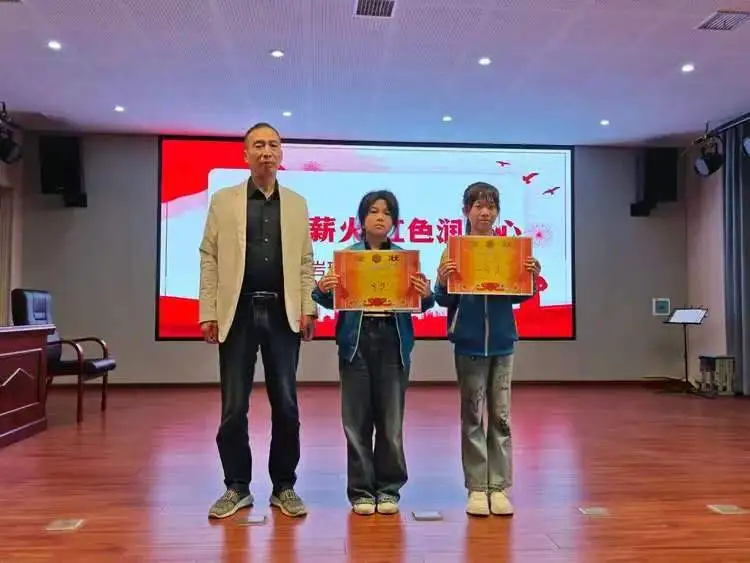 江西玉山县岩瑞小学举行讲红色文化故事比赛