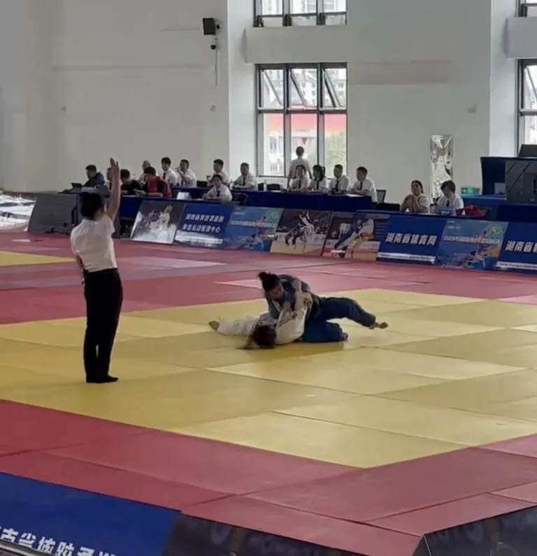 湘机中学柔道小将闪耀省青少年锦标赛