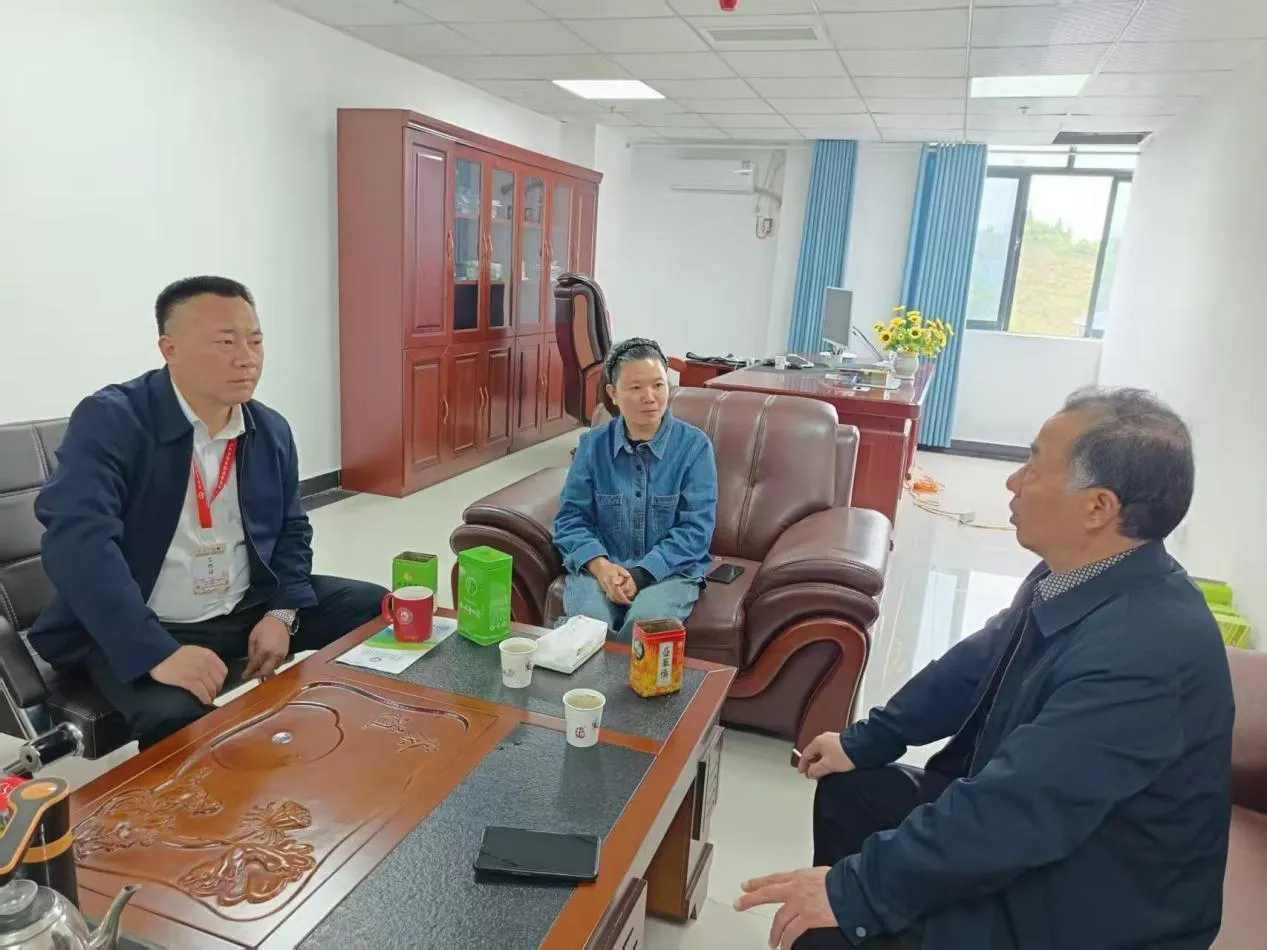 校协携手亮出“破峰八刀”——播州区果蔬园林协会与遵义南方白酒学校共探助农新路