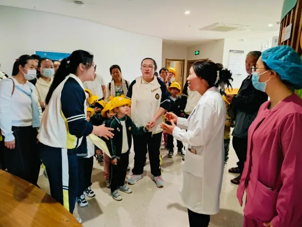 昆明圣约翰医院联合星迪语言障碍康复中心开展公益体检活动