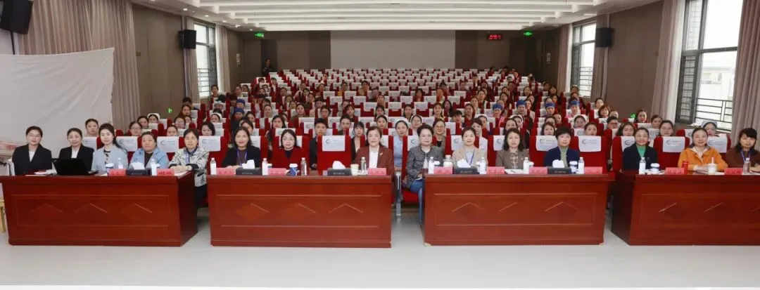 匠心优服务 聚力促提升——湘潭市中心医院“进一步改善护理服务行动”典型案例比赛圆满落幕