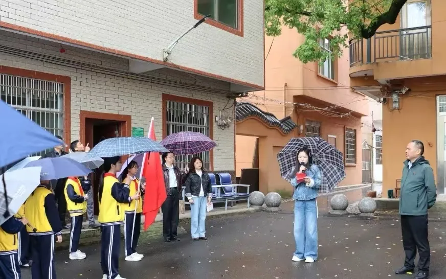 江西玉山: 重走先辈奋斗路 争做时代好少年