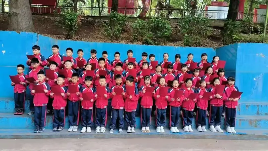 江西玉山县瑾山小学开展红色经典诵读活动