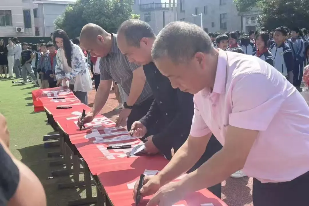江西玉山下镇小学: 筑牢防溺安全线 生命安全记心间