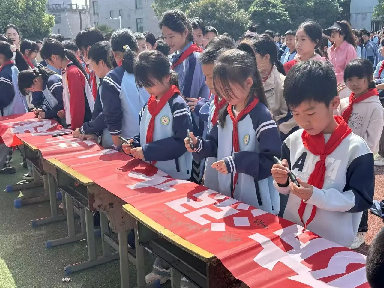 江西玉山下镇小学: 筑牢防溺安全线 生命安全记心间