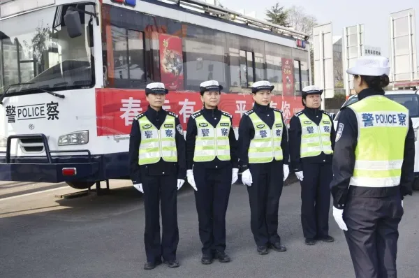 柔肩担重任 藏蓝绽芳华 云岭高速交管巾帼队伍勇毅前行