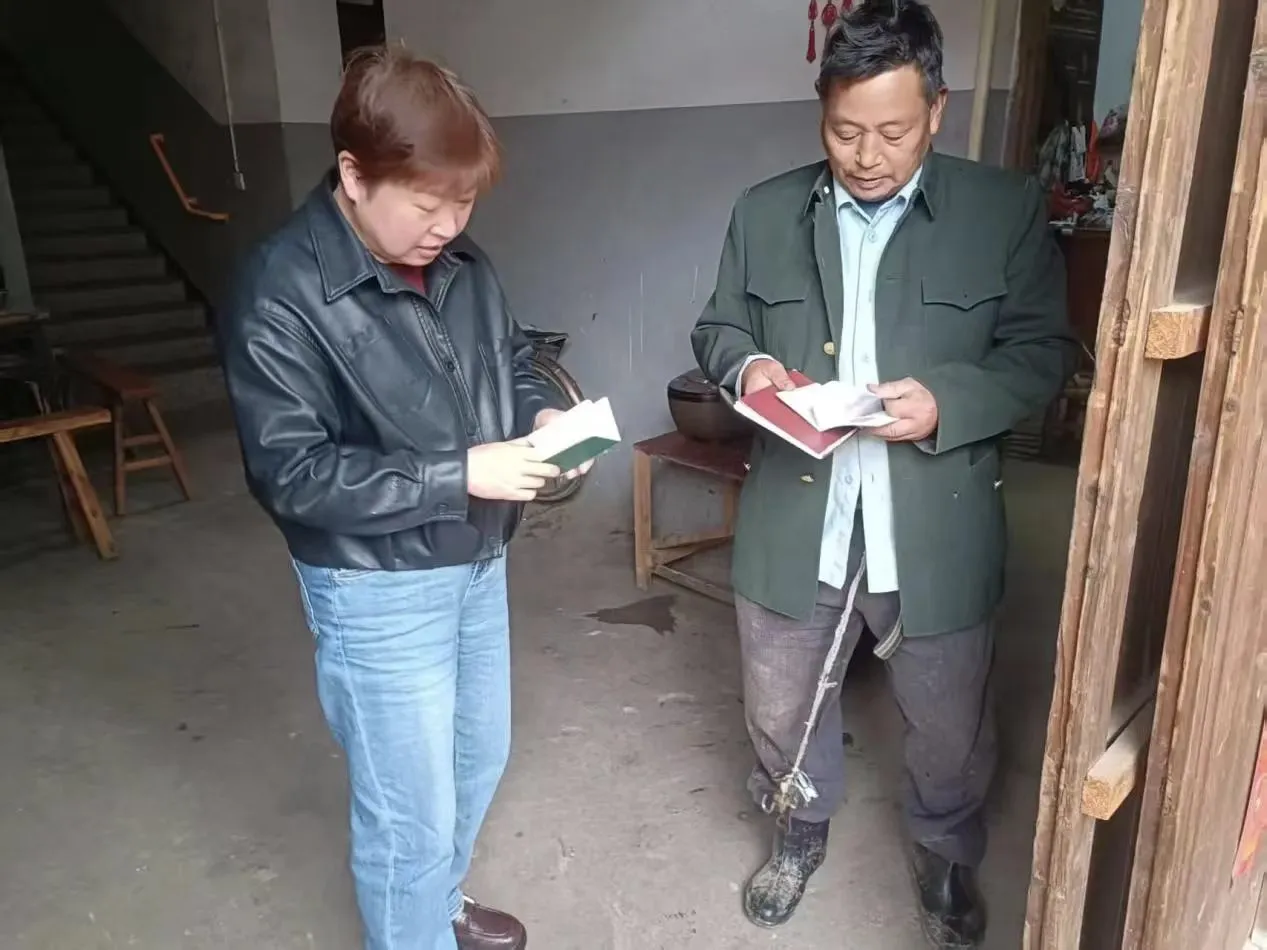 江西上饶秦峰镇下湖村开展关爱特殊困难老人走访慰问活动