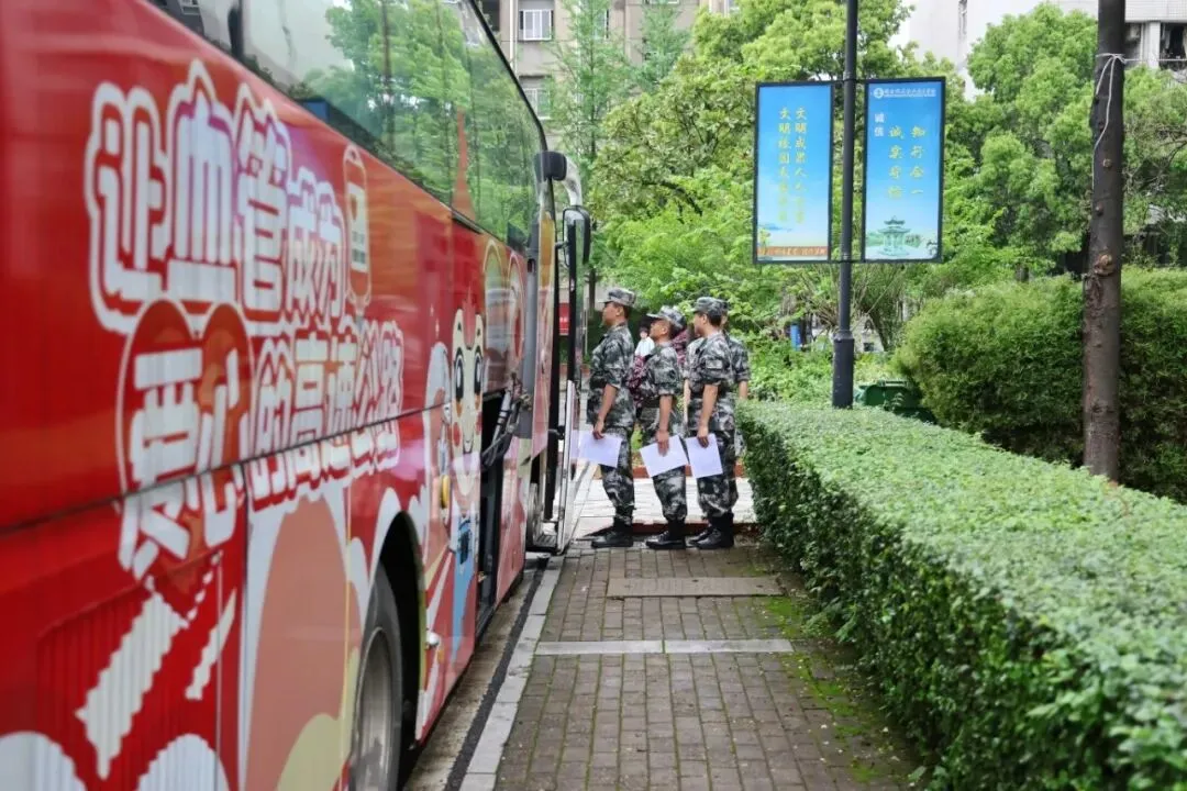 让爱在热血中接力!湖南城建职院师生踊跃参加无偿献血活动