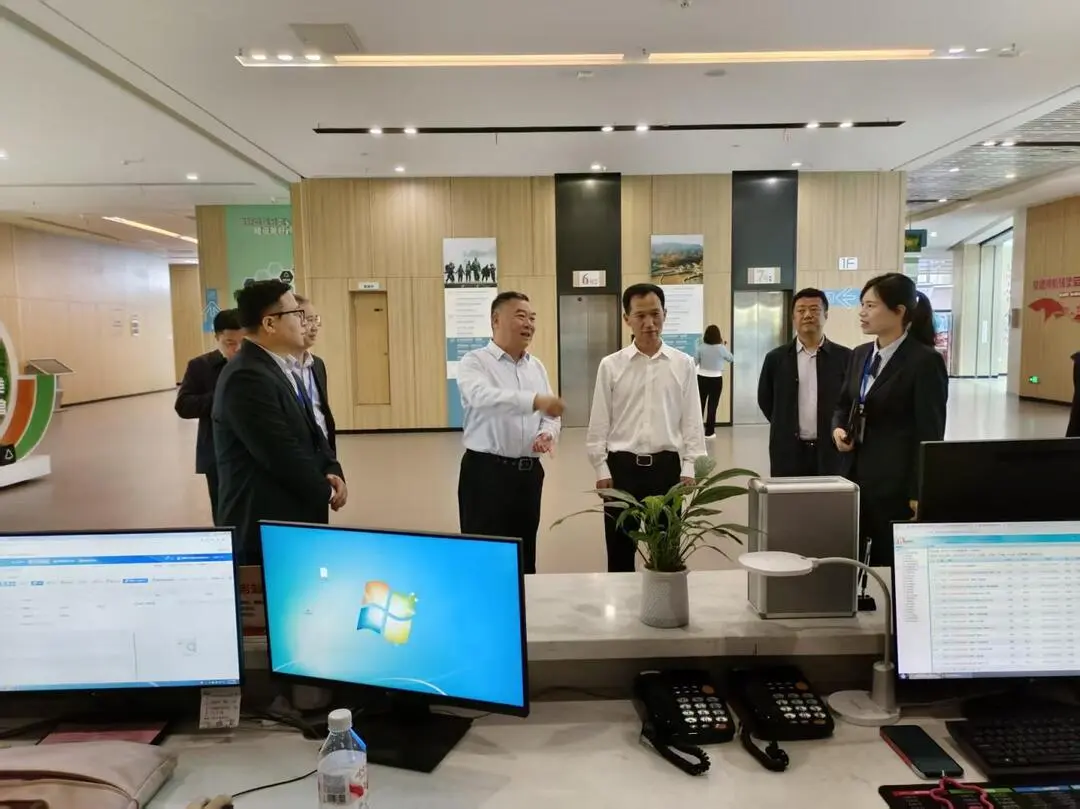 尉高师专题调研政务服务和数据工作