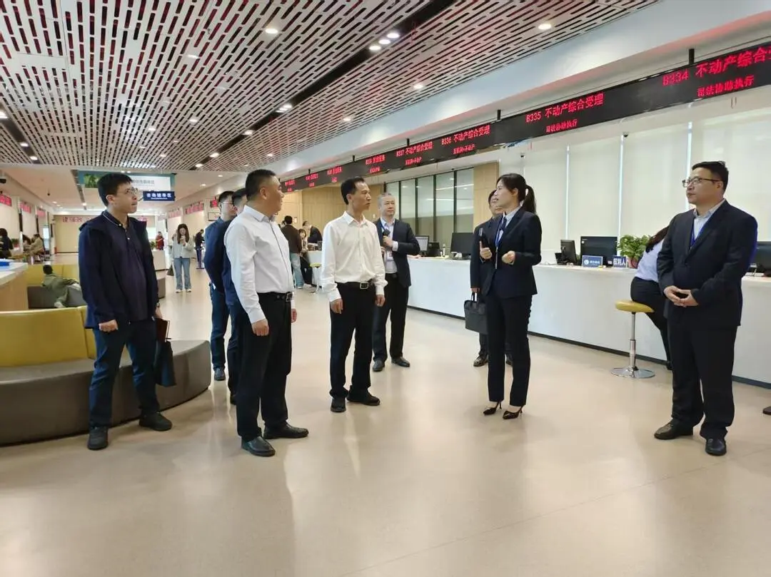 尉高师专题调研政务服务和数据工作