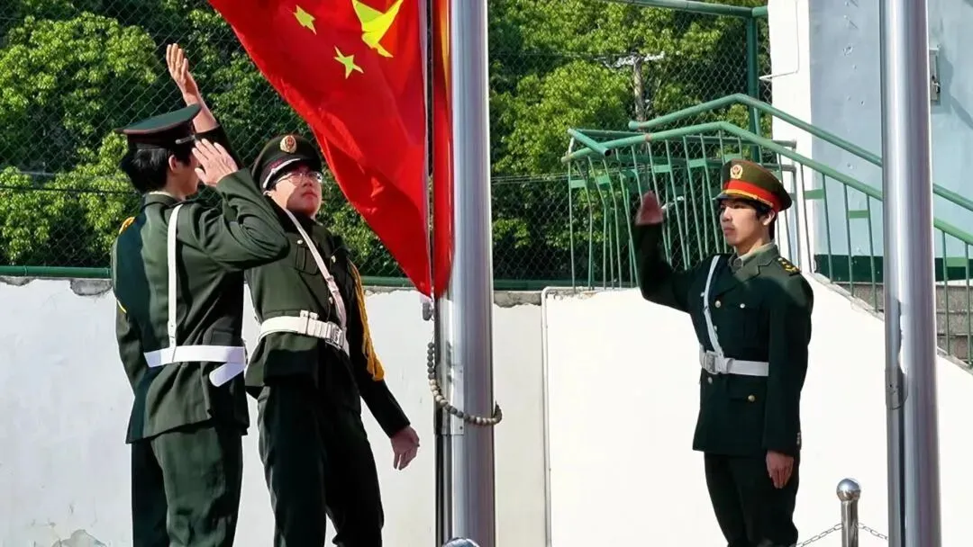以成年赴山海 以笃行耀前程 ——湘机中学举行2026届高三成人礼