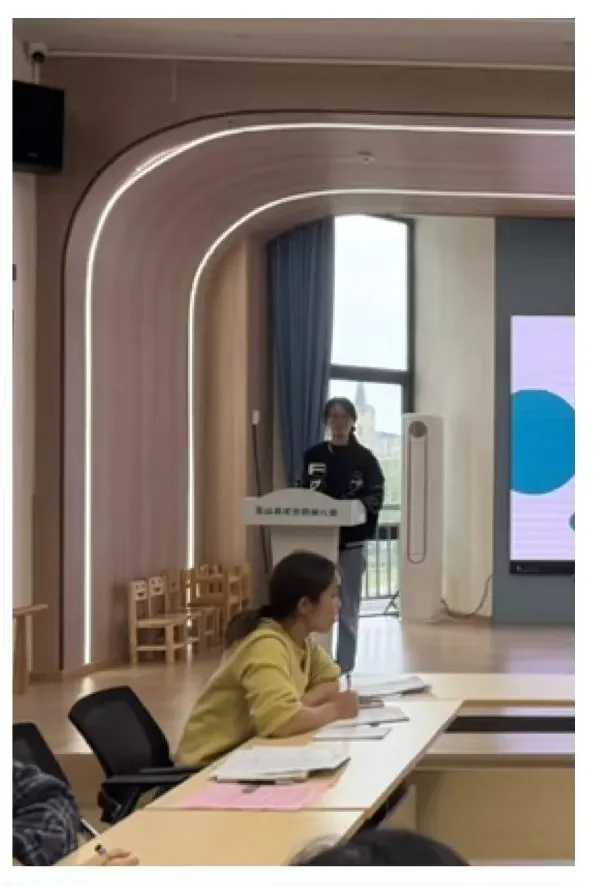 江西玉山: 春风沐书香 共读润成长