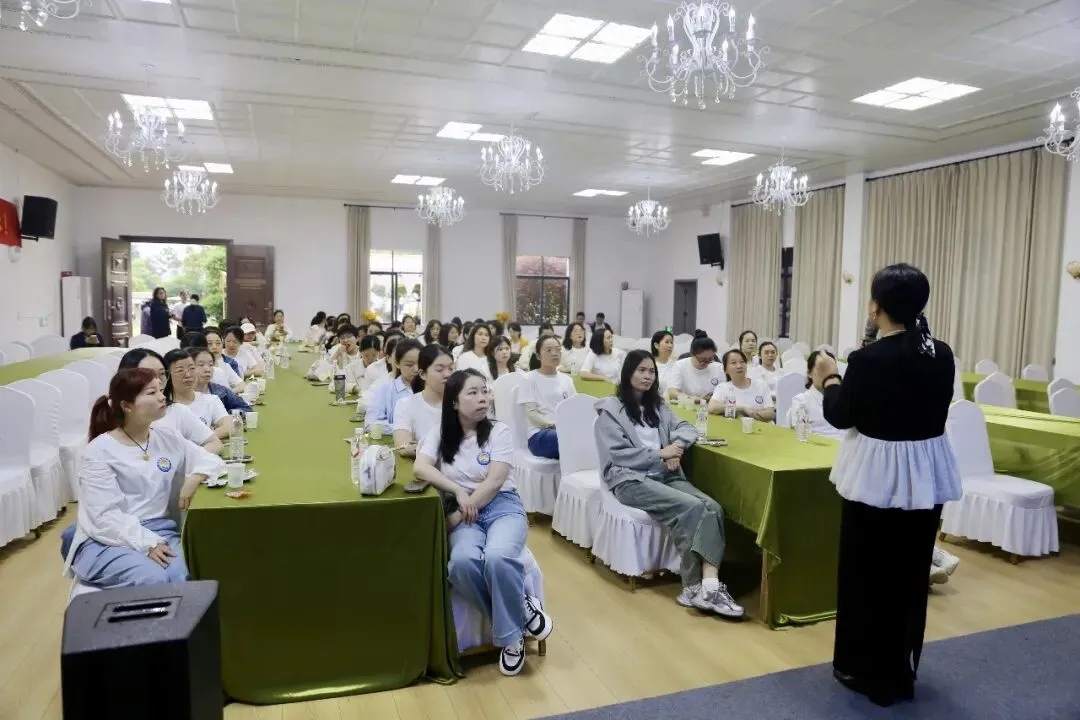 赋能护士 守护生命——湘潭县紧密型医共体总医院开展护士节心理赋能沙龙活动