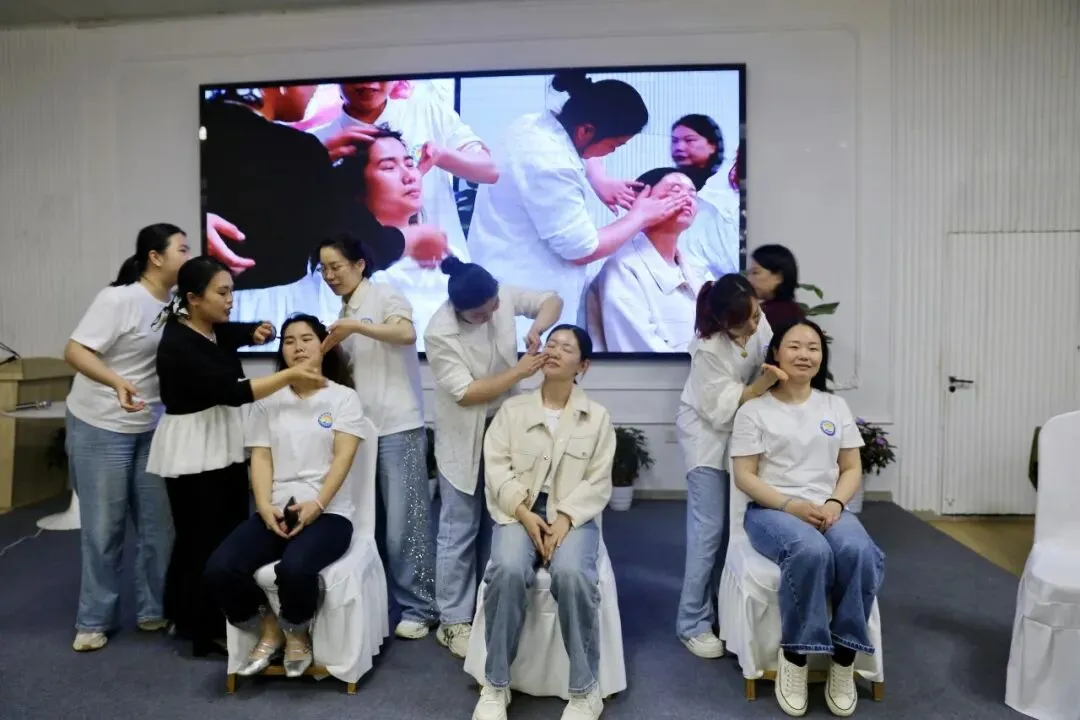 赋能护士 守护生命——湘潭县紧密型医共体总医院开展护士节心理赋能沙龙活动