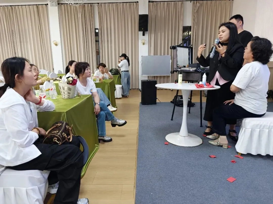 赋能护士 守护生命——湘潭县紧密型医共体总医院开展护士节心理赋能沙龙活动