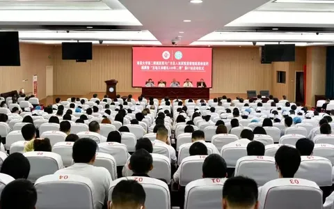 南昌大学第二附属医院专家团来广丰义诊