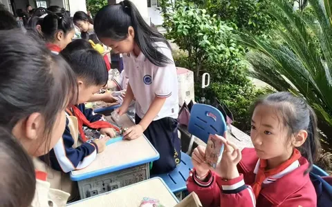 玉山东城小学:   旧物循环续新意  爱心义卖暖校园