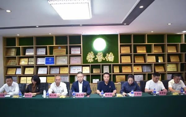 昆疆温商跨省党建交流活动在昆举行 两地党组织共探党建赋能谋发展