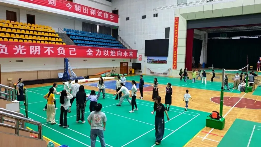 同心击鼓 青春正燃——湘潭市第一中学举行青年教师会员团建活动