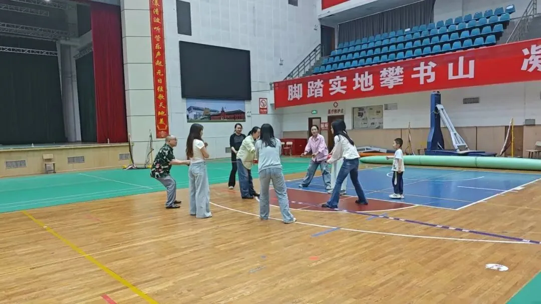 同心击鼓 青春正燃——湘潭市第一中学举行青年教师会员团建活动