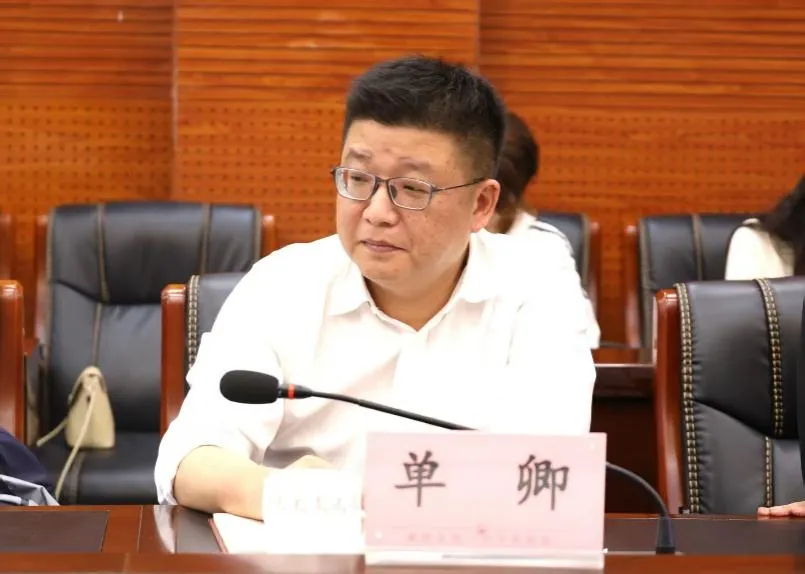 互学互鉴促提升,携手合作谋发展——湘潭市第二中学赴湘潭县第一中学开展学习交流活动