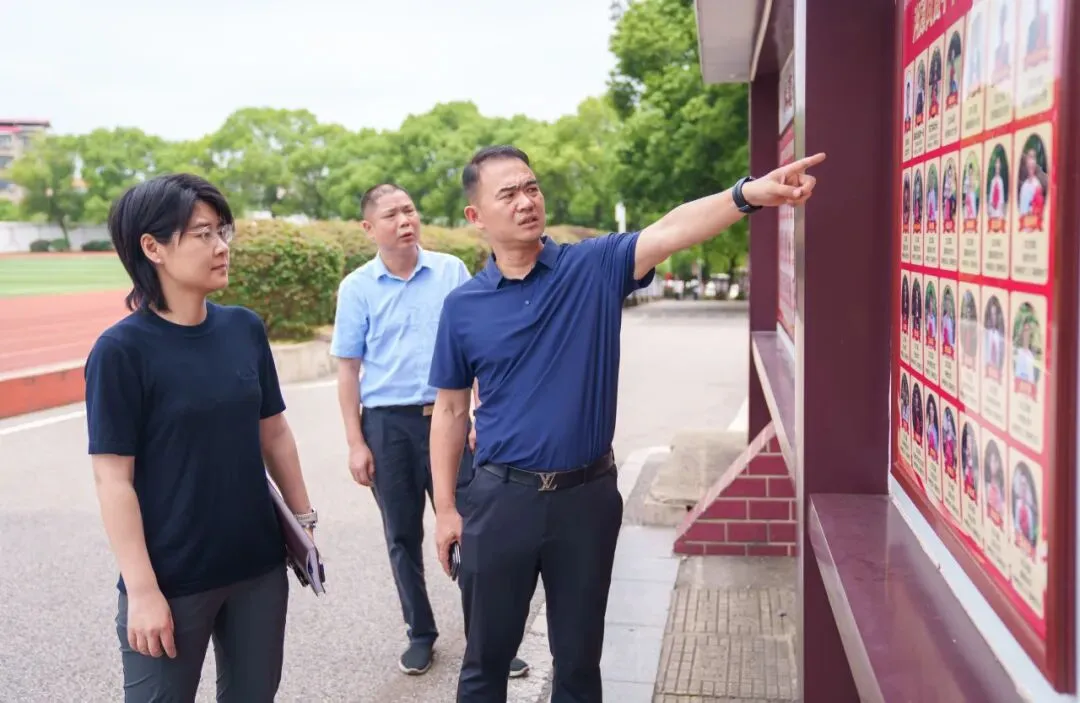 湘潭县人民政府副县长宋佳来校指导工作