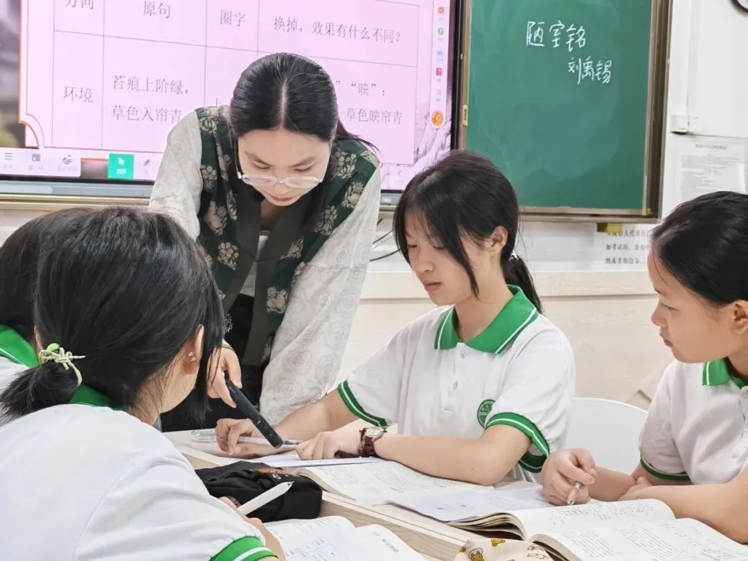 人机协同共研助推教学评一致性实践落地 ——湘机中学承办AI赋能“教学评一致性”课例研修校本工作坊
