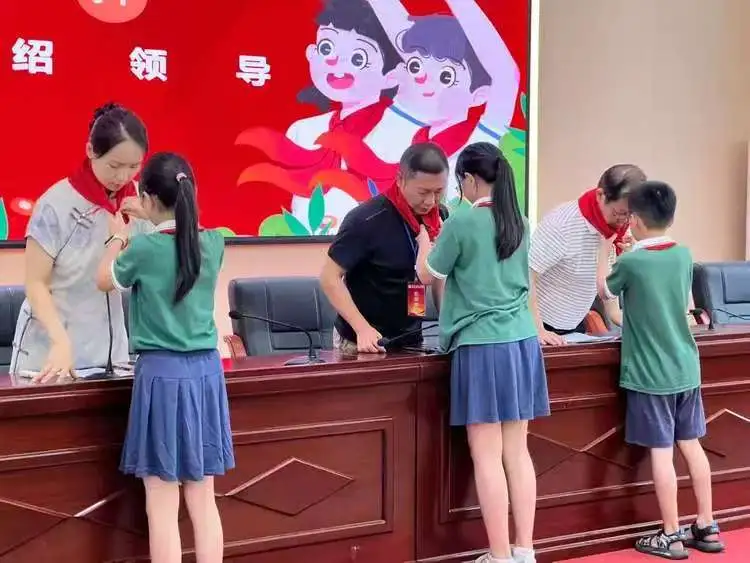 江西上饶广丰区横山小学举行一年级入队仪式