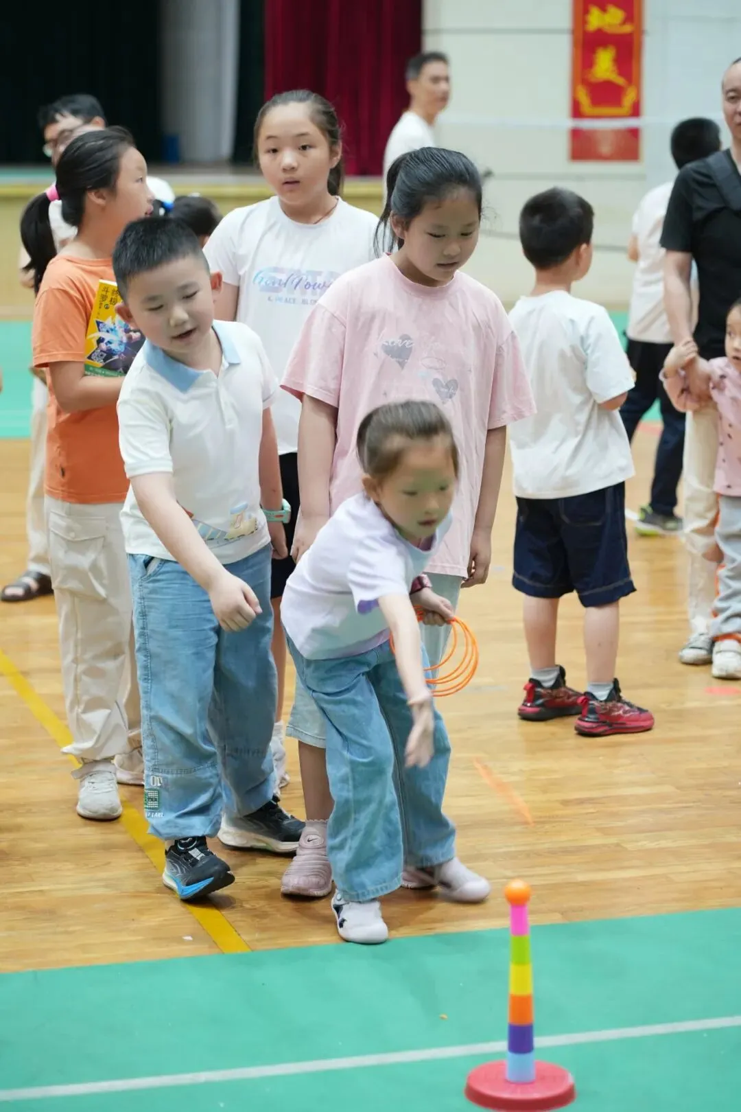 童趣满潭中,欢乐过六一——湘潭市第一中学开展2026年“庆六一”教职工亲子趣味活动