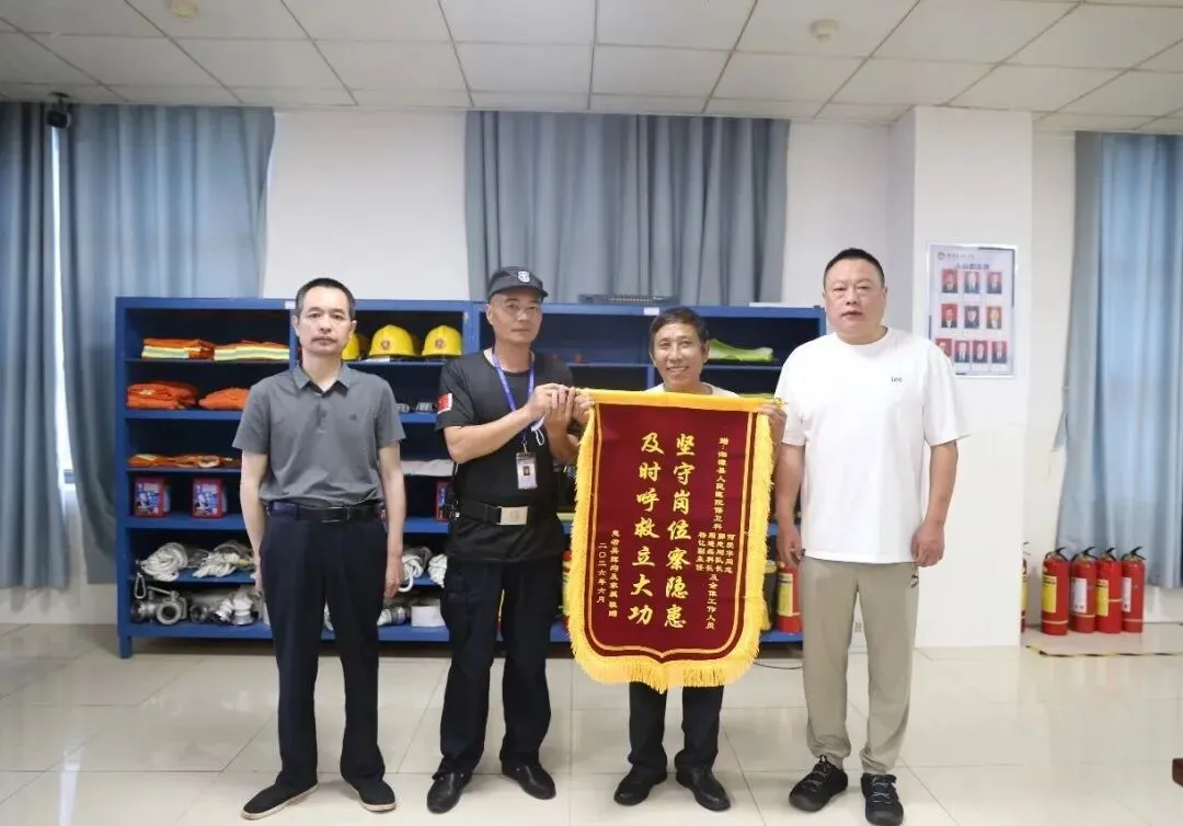 两度生死、两度重生！ 五面锦旗见证：6年两次心脏骤停，均被成功救回