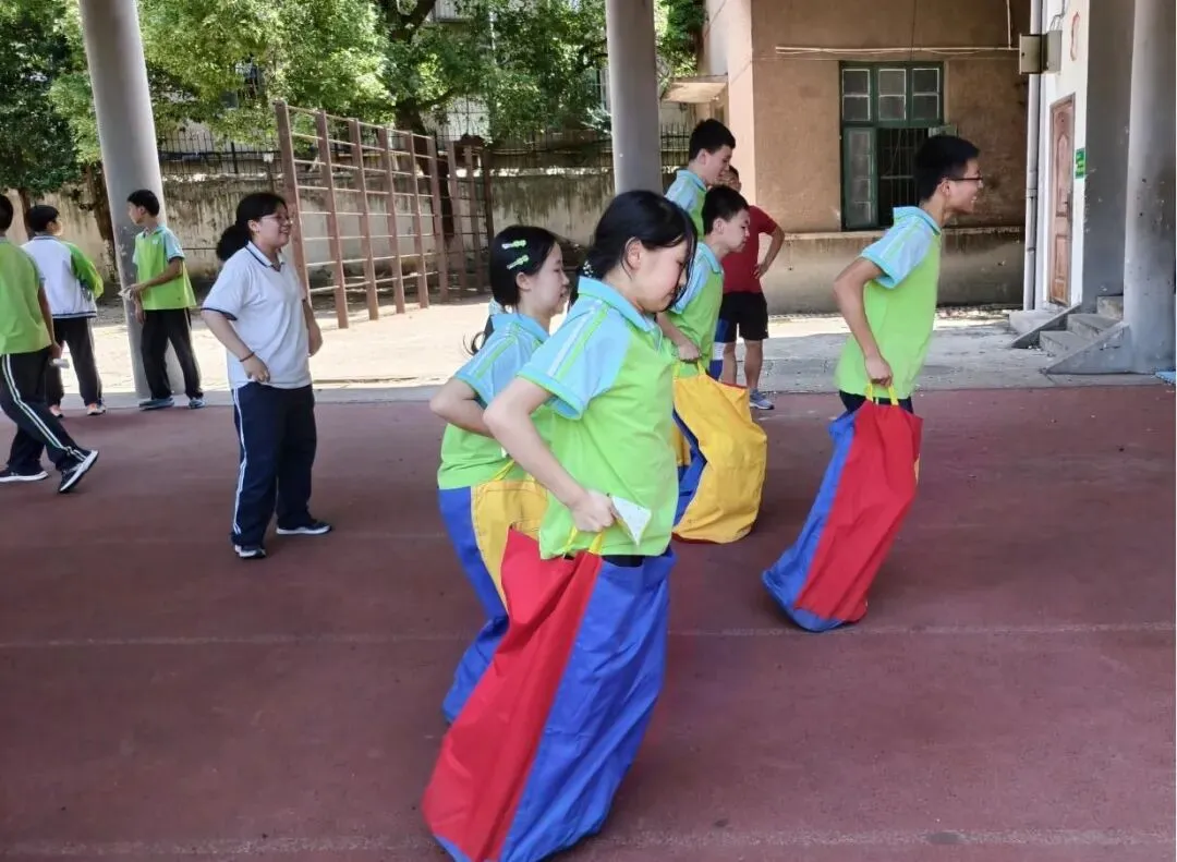 快乐无界·青春向阳——湘潭市二中心理游园会圆满举行